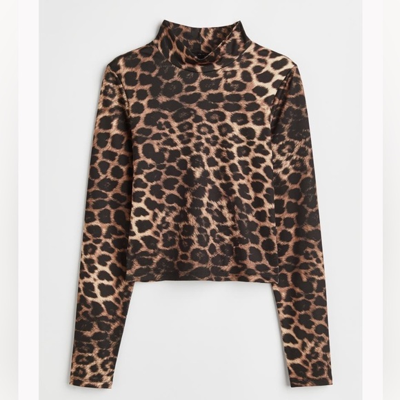 H&M Tops - H&M leopard print long sleeved top